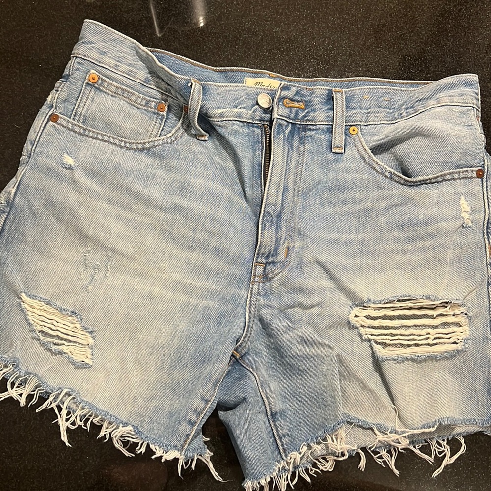 Madewell relaxed denim shorts - mid-length size 30